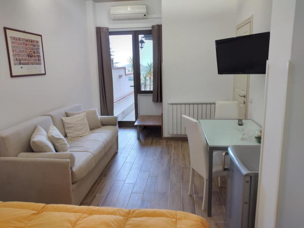 كاستلبونو B&B Villa Letizia المظهر الخارجي الصورة